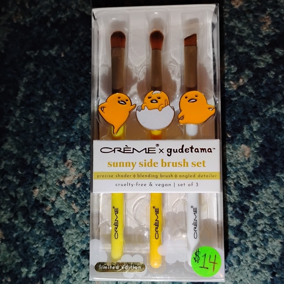 Crème Shop Other - 3pc Crème Shop×Gudetama Brush Set